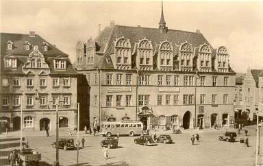 Naumburg/Saale: Marktplatz mit Rathaus - 1955 - (c) Unbekannt